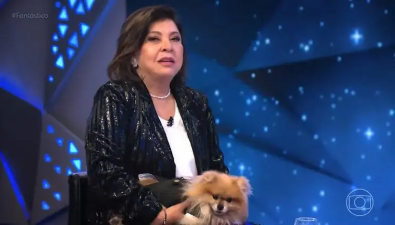 Roberta Miranda descobre morte de cantora e cai no choro: “Destroçada” Roberta Miranda descobre morte de cantora e cai no choro: “Destroçada”
