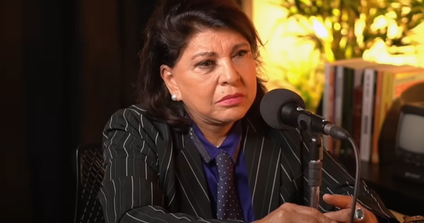 Chute na barriga, sangue e beira da morte: Roberta Miranda denuncia 3 tragédias que sofreu nas mãos de rapaz (Foto: Reprodução/ YouTube/ Canal André Piunti)