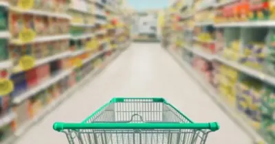“Decidiu encerrar”: Fim de supermercado popular de Porto Alegre é confirmado após 20 anos