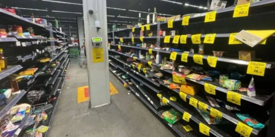 Supermercado Nacional está fazendo liquidação (Reprodução: Jaime Zanatta)