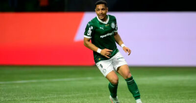 Vitor Roque marcou seu primeiro gol pelo Palmeiras (Foto: Marcos Ribolli)