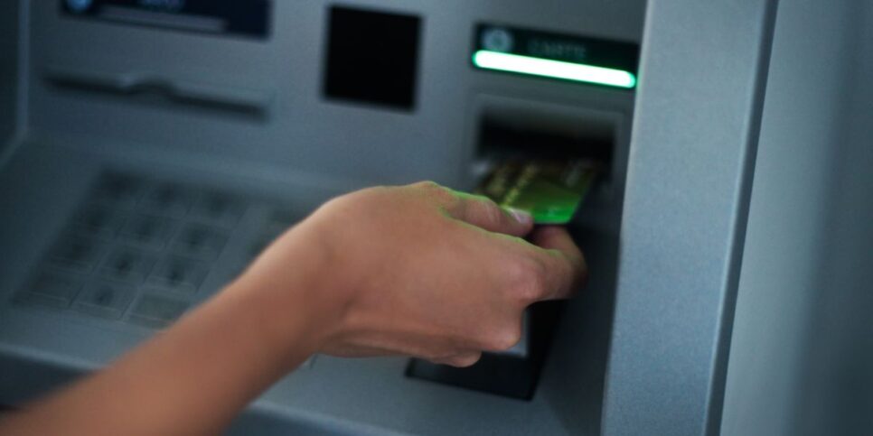 Ilustração banco (Foto: Canva)