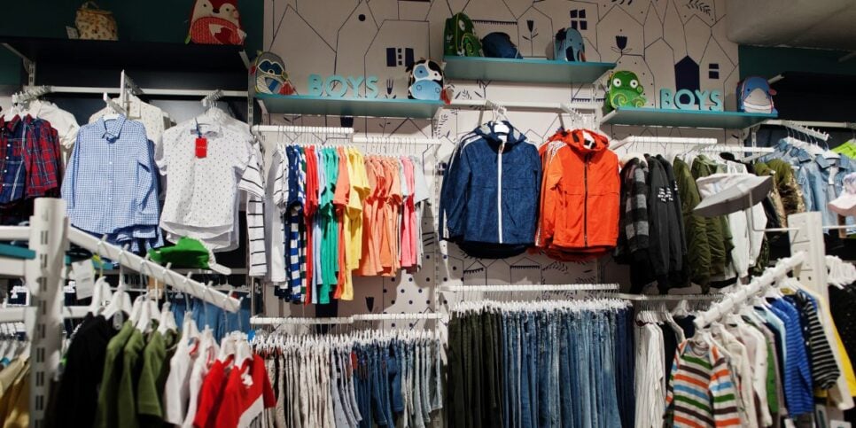 Ilustração loja de roupas (Foto: Canva)