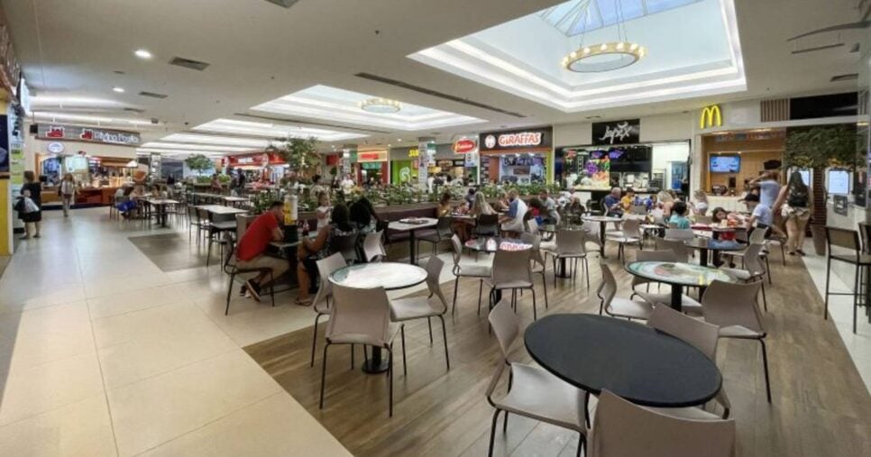 Praça de alimentação do Floripa Shopping