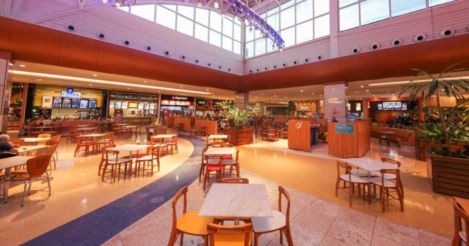 Praça de alimentação do Salvador Shopping