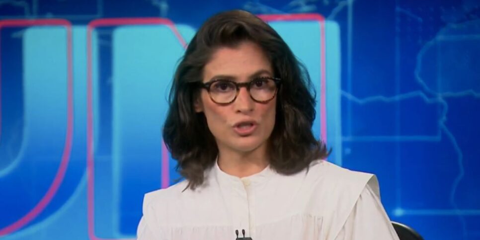 Renata Vasconcellos no Jornal Nacional (Foto: Reprodução / Globo)