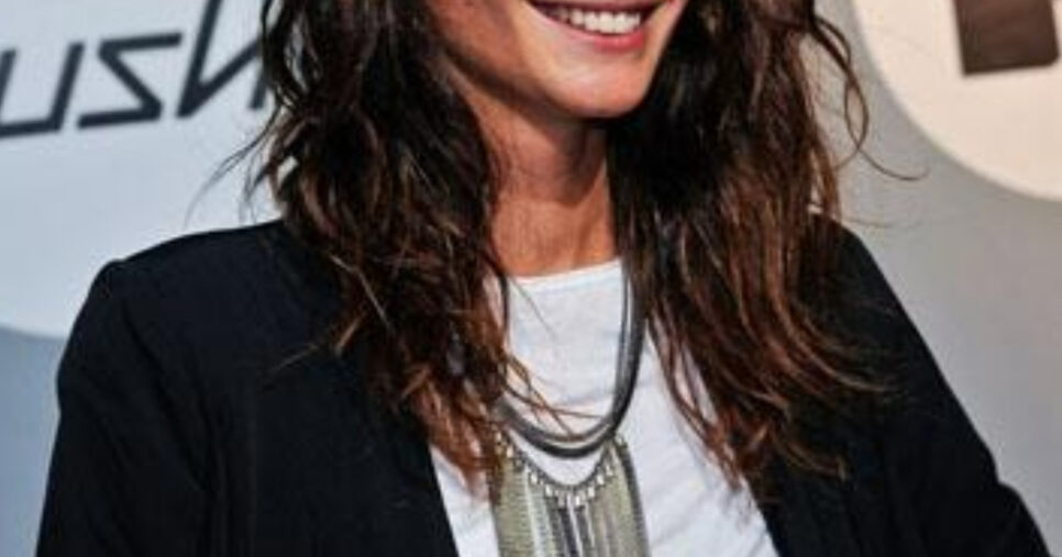 Aos 45, apresentadora de rival da Globo confirma doença sem cura (Foto: Reprodução/Montagem TV Foco)