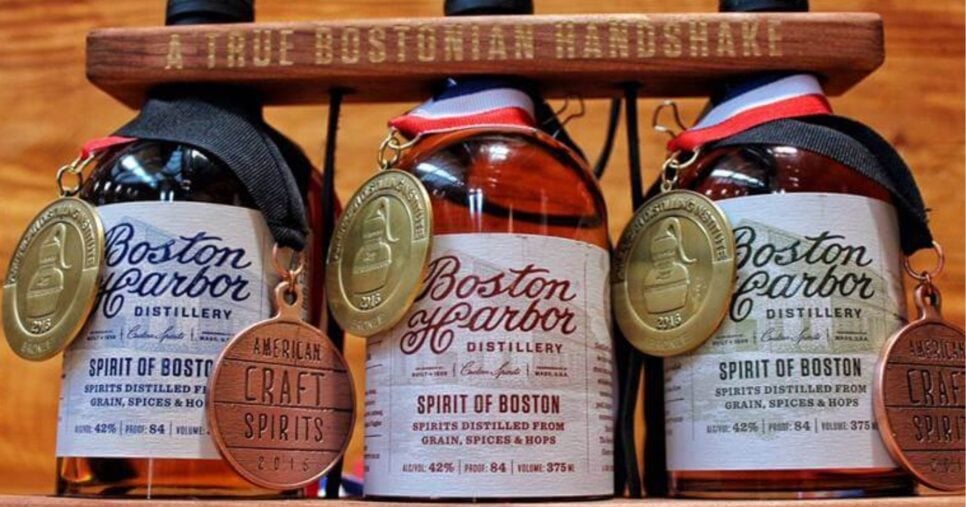 Principais produtos da Boston Harbor Distillery já sumiram das prateleiras dos supermercados (Foto Reprodução/site oficial)