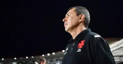 Pedrinho ciente: Carille tem demissão aprovada no Vasco e veredito de ADEUS é exposto hoje(07) no Cruz-Maltino