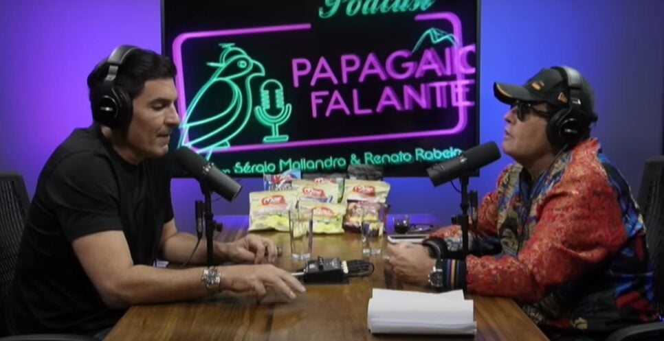 Apresentador conta tudo a Sérgio Mallandro em podcast (Foto: Reprodução/ Papagaio Falante/ YouTube)