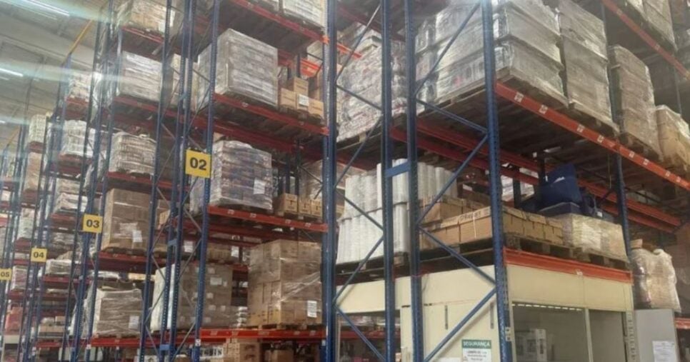 Distribuidora de alimentos é interditada após denúncia de alimentos podres e fora da validade (Foto Reprodução/CNN)