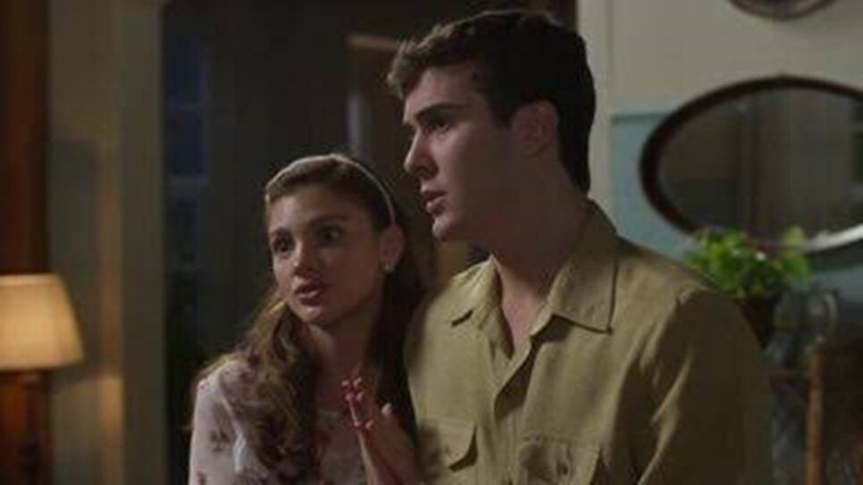 Gravidez de Celeste gera assunto de casamento com Edu (Foto: Reprodução/ TV Globo)