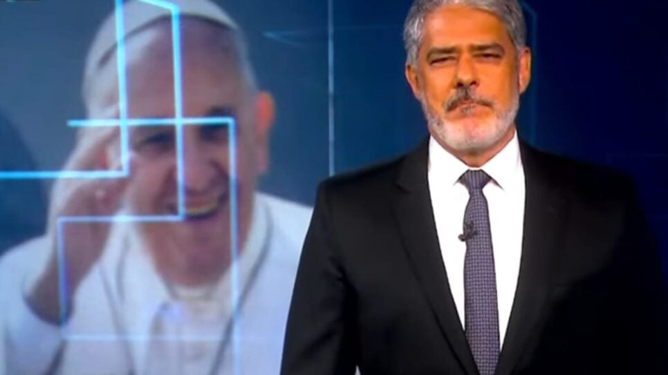 Âncora presta satisfações ao telespectador em edição do noticiário (Foto: Reprodução/ TV Globo)