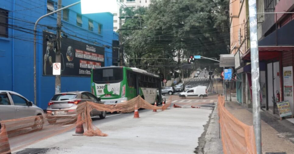 Rua do Centro de Campinas, SP, é interditada - Foto: Montagem
