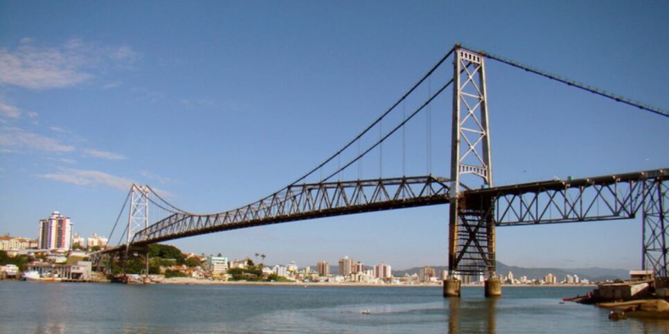 Ponte Hercílio Luz em Florianópolis (Reprodução: Internet)