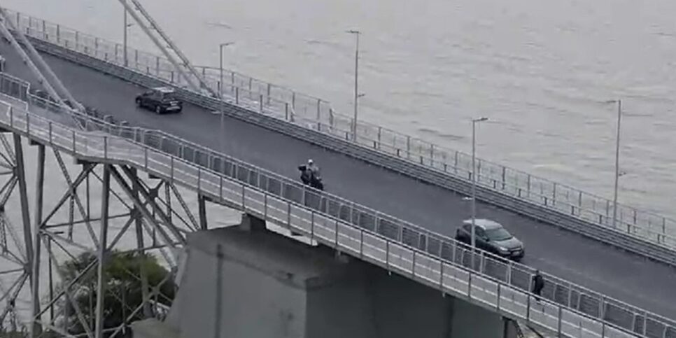Não pode circular motos pela ponte (Reprodução: Internet)