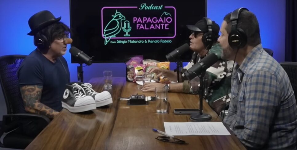 Humorista no podcast Papagaio Falante (Foto: Reprodução/ YouTube)