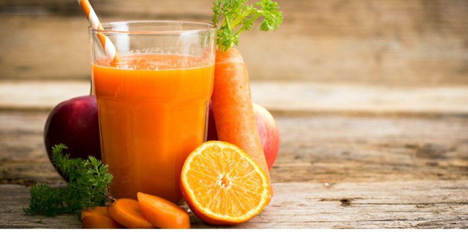 Suco de cenoura e maçã (Reprodução: Canva)