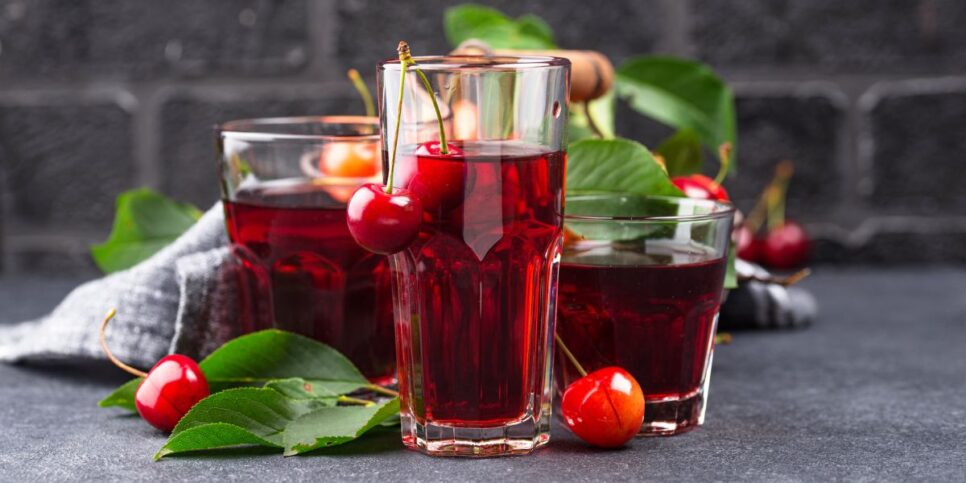 Suco de cereja ajuda a rejuvenescer a pele (Reprodução: Canva)