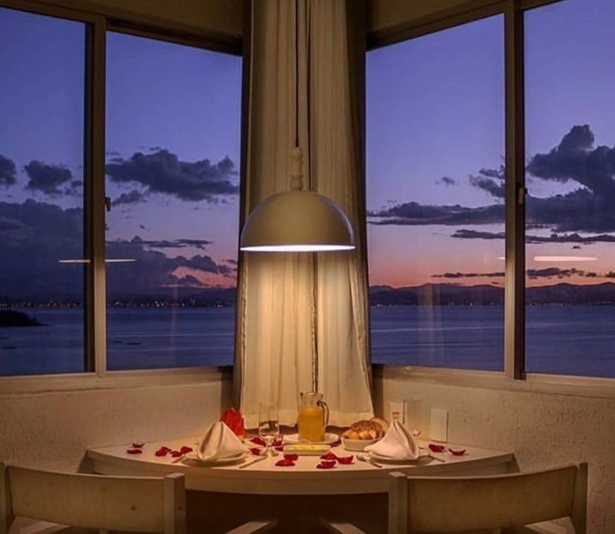 Vista de uma das suítes do Hotel Maria do Mar (Foto: Reprodução / Instagram)
