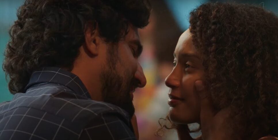Após humilhação da própria filha, Ivan se declara para Raquel e ela viverá novo amor na vida (Foto: Reprodução/ TV Globo)