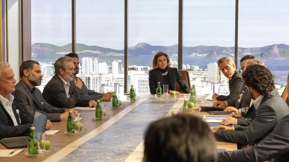 Reunião na TCA reveladora será ponto alto do capítulo (Foto: Reprodução/ TV Globo)