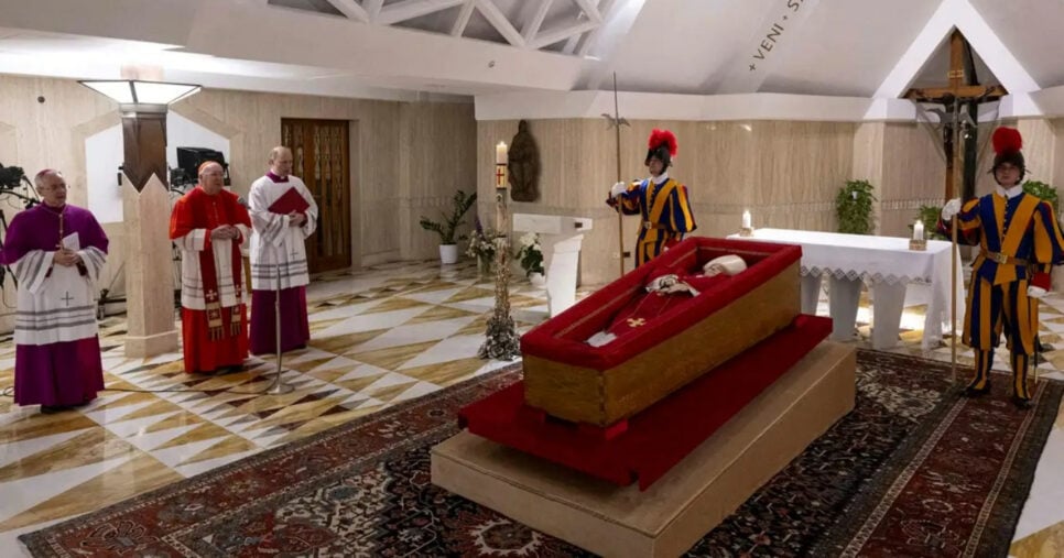 Vaticano se despede (Foto: Vatican Media/­Francesco Sforza)