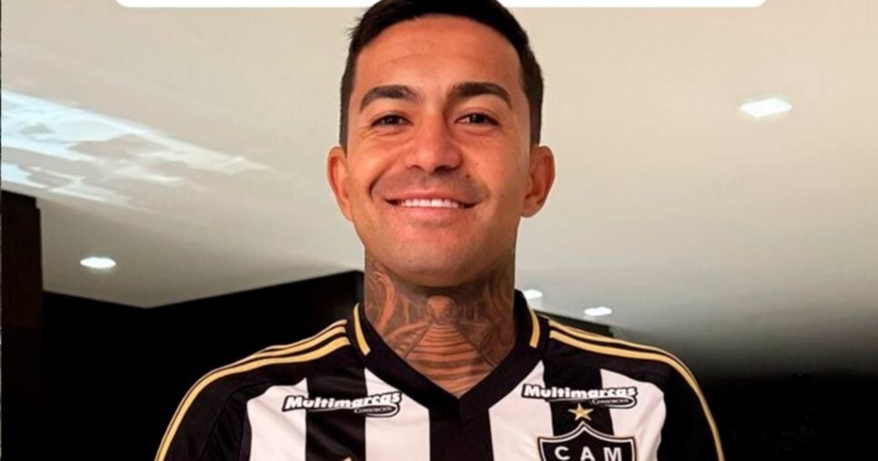 Dudu com a camisa do Atlético-MG (Foto: Reprodução/ Internet)