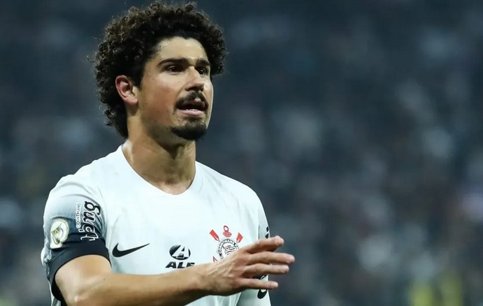 André Ramalho deve reconquistar seu espaço no Corinthians (Foto: Reprodução / Marco Miatelo / AGIF)