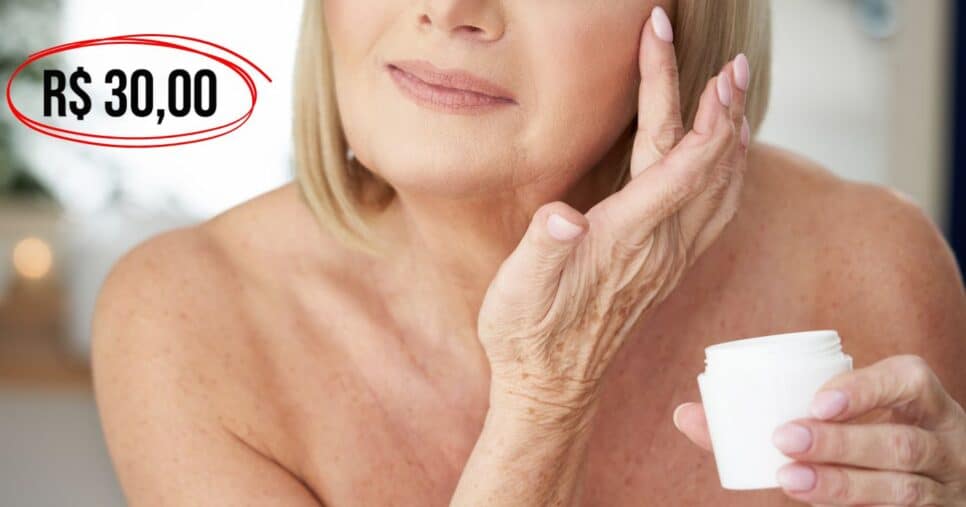 Mulher usando creme para reduzir rugas (Foto: Reprodução / Canva / Montagem TV Foco)
