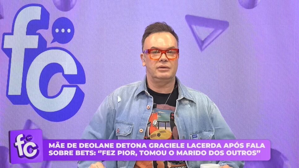Jornalista entra no barraco e arrebenta em recado (Foto: Reprodução/ FC YouTube)