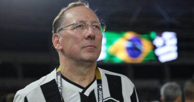 Botafogo em alerta: Textor tem demissão aprovada em SAF (Foto: Wagner Meier/Getty Images)