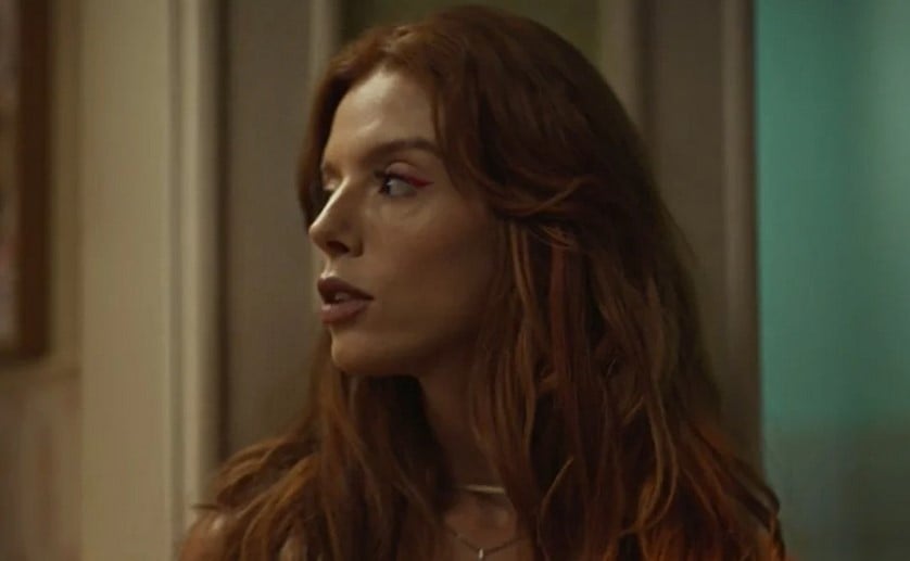 Kami (Giovanna Lancellotti) em cena de Dona de Mim (Foto: Reprodução / Globo)