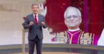Kovalick paralisa Hora 1 às pressas com notícia crucial de Papa Leão XIV (Foto: Reprodução/ TV Globo)