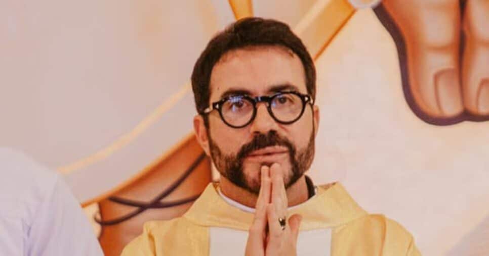 Padre Fábio de Melo no centro de polêmica (Foto: Reprodução)