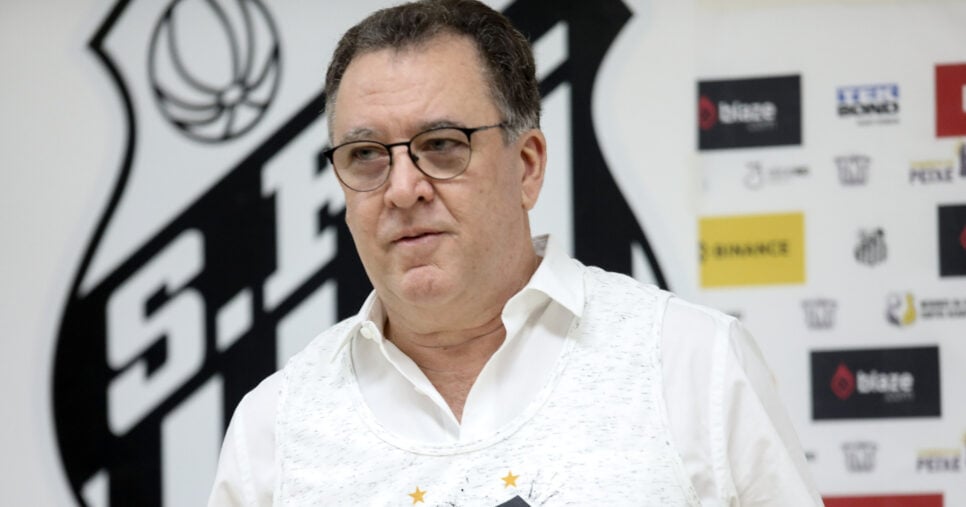 Até o final de 2026: Teixeira libera PIX por camisa 10 no Santos (Foto: Reinaldo Campos/AGIF)