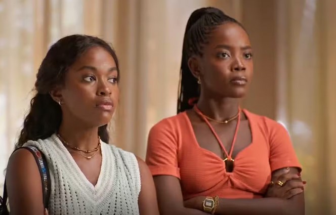 Stephany e Leona em Dona de Mim (Foto: Reprodução / Globo)