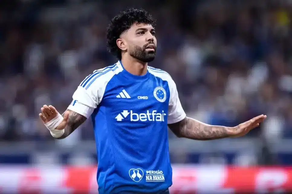 Gabigol joga atualmente no Cruzeiro, mas não esquece o carinho que tem pelo Flamengo e até dosou as comemorações em jogo contra o time do coração (Foto Reprodução/ Gustavo Aleixo/Cruzeiro/GE)