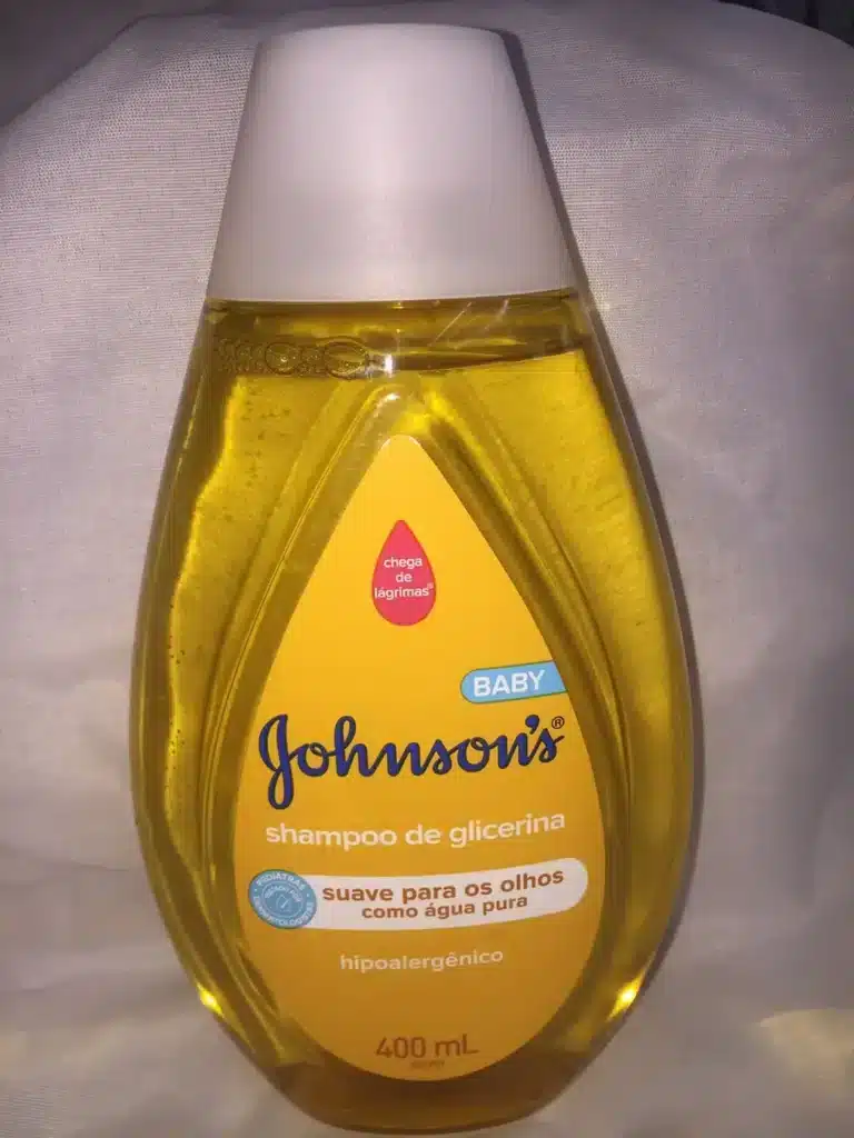 Shampoo neutro da Johnson's possui uma série de utilidades (Foto: Reprodução/ Internet)