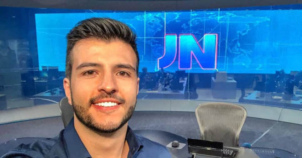 Âncora Matheus Ribeiro no Jornal Nacional (Foto: Reprdução) 