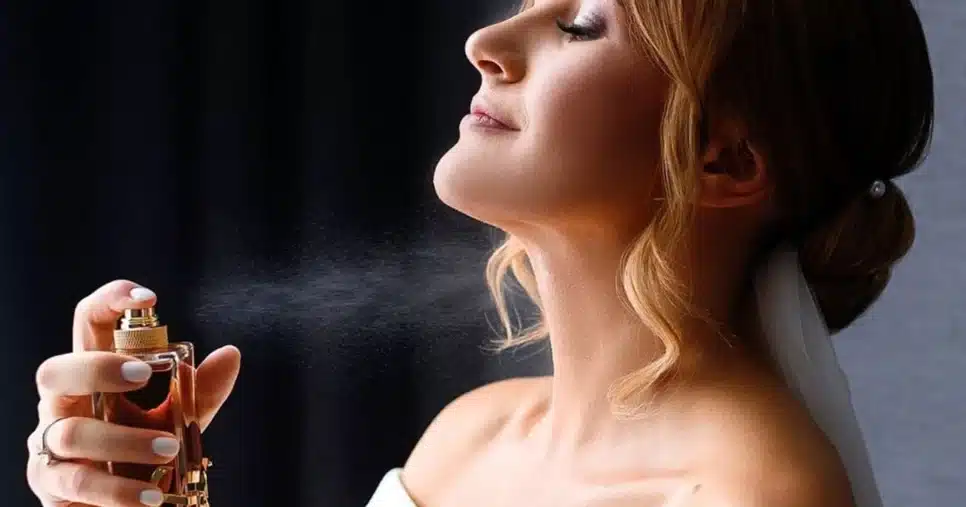 Como fazer o perfume grudar na pele (Foto: Reprodução)
