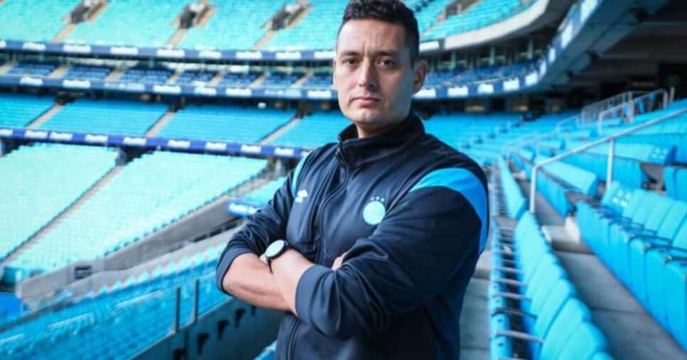 Cyro Leães é o novo técnico do Grêmio Feminino