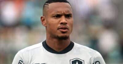 Manchester United quer arrancar John do Botafogo  (Foto: Reprodução/Internet)