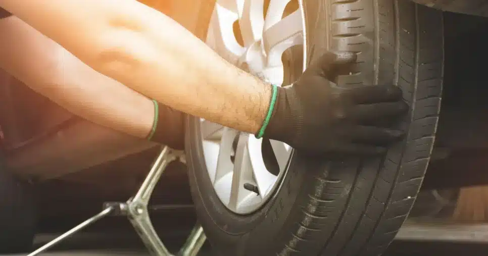 Alguns carros economizam até na necessidade de manutenção (Foto Reprodução/Canva)