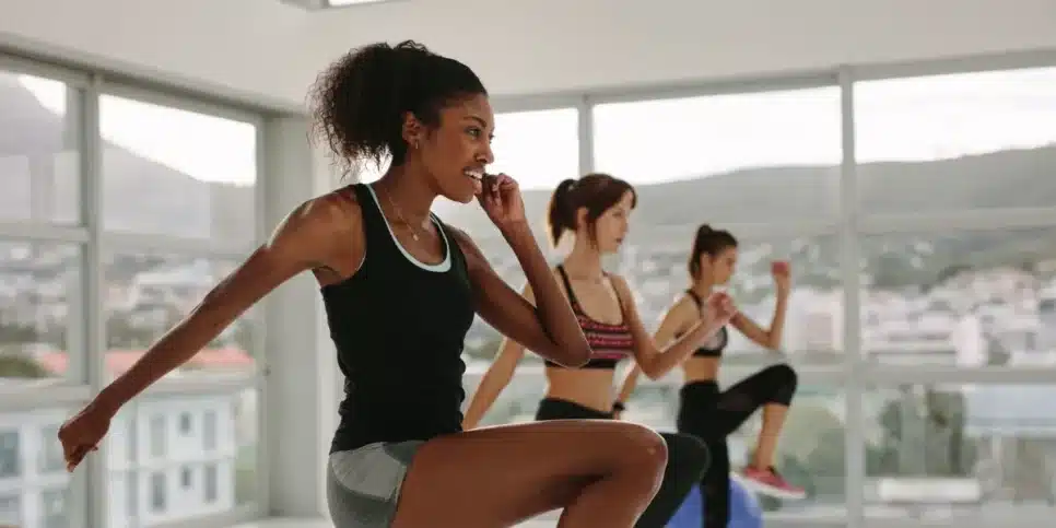 Mulheres em aula (Foto: Canva)