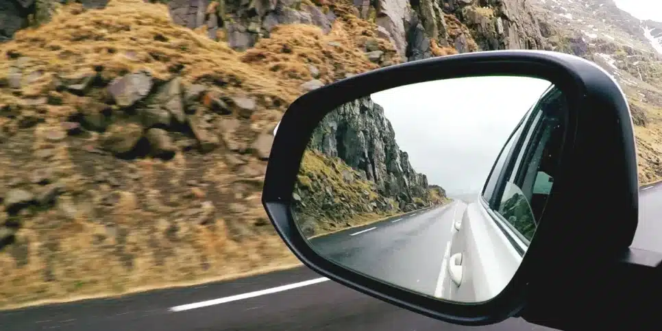 Retrovisor (Foto: Canva)