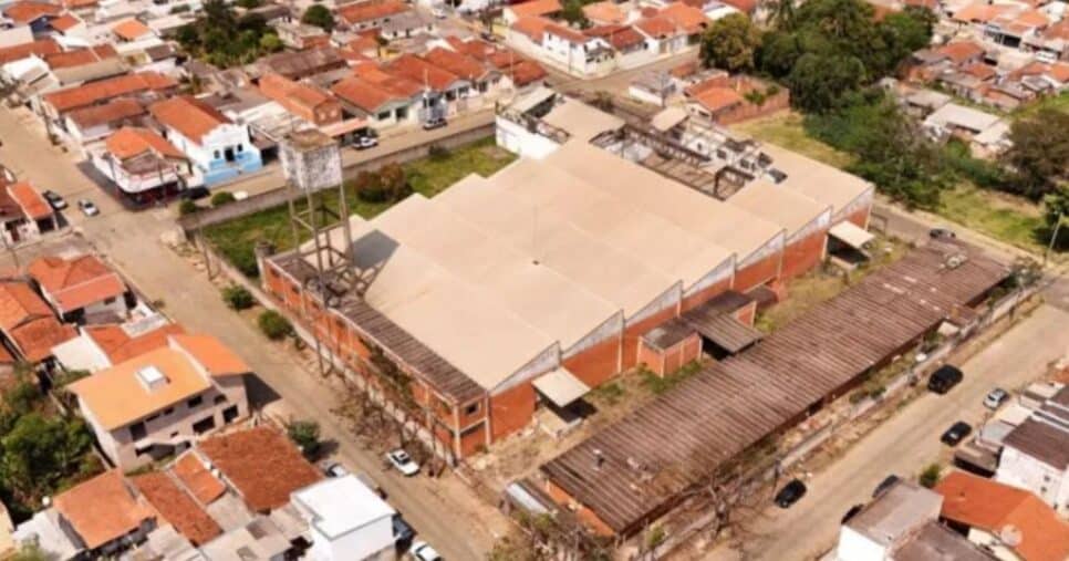 Fábrica do Jeans da Staroup que será leiloada em Botucatu (Foto Reprodução/Instagram)