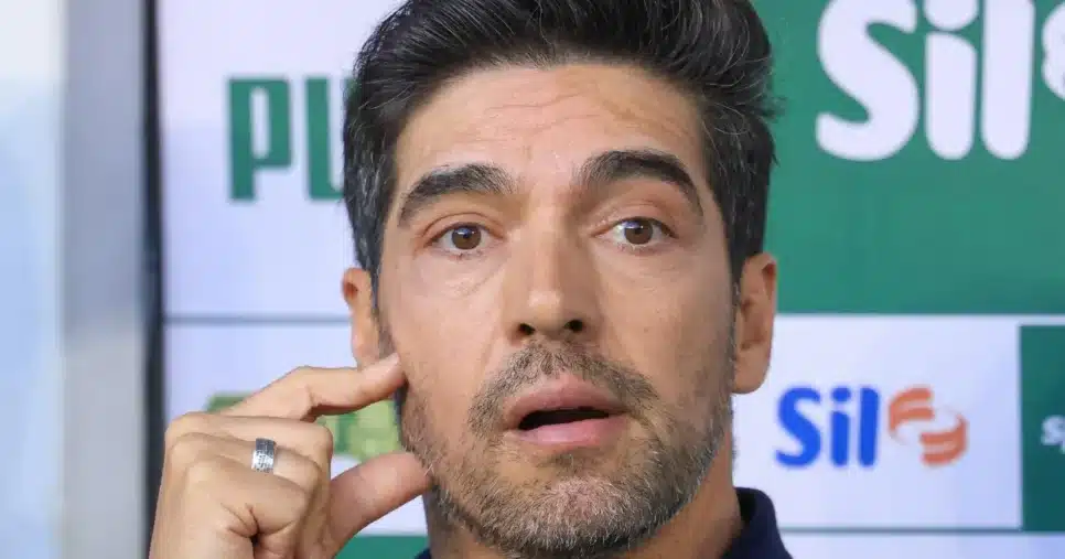 O famoso técnico de futebol do Palmeiras pode receber reforço importante em breve (Foto: Marcello Zambrana/AGIF)