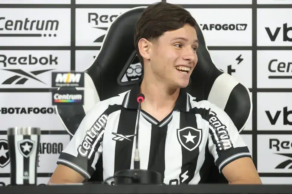 Álvaro Montoro fechou com o Botafogo (Foto: Reprodução/ Internet)