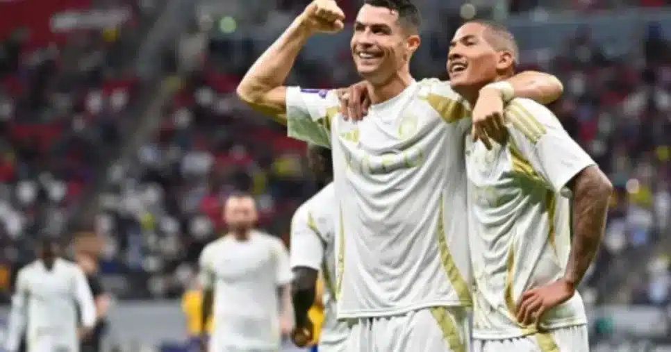 Cristiano Ronaldo e Ângelo - Foto: Internet